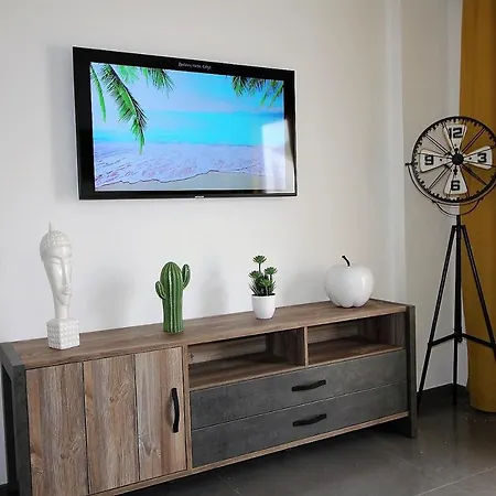 Loft أذيخي
